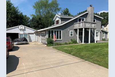 517 Clark Street - Photo 1