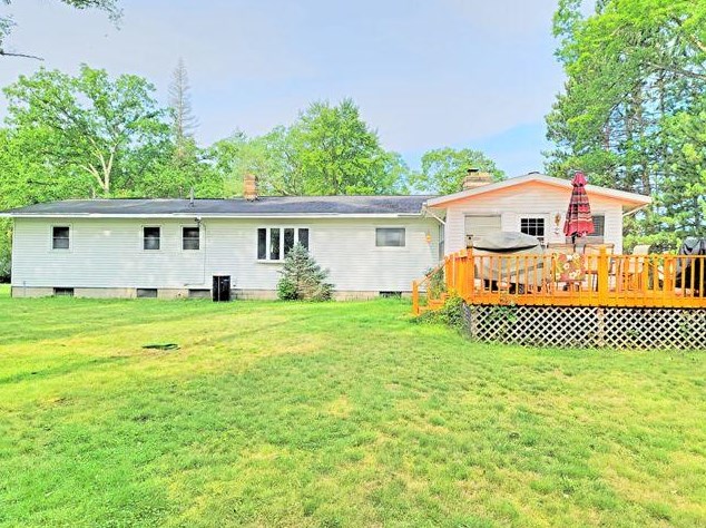 6876 Maple St, Baldwin MI 49304-9454 exterior