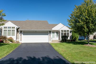 842 Claremont Court - Photo 1