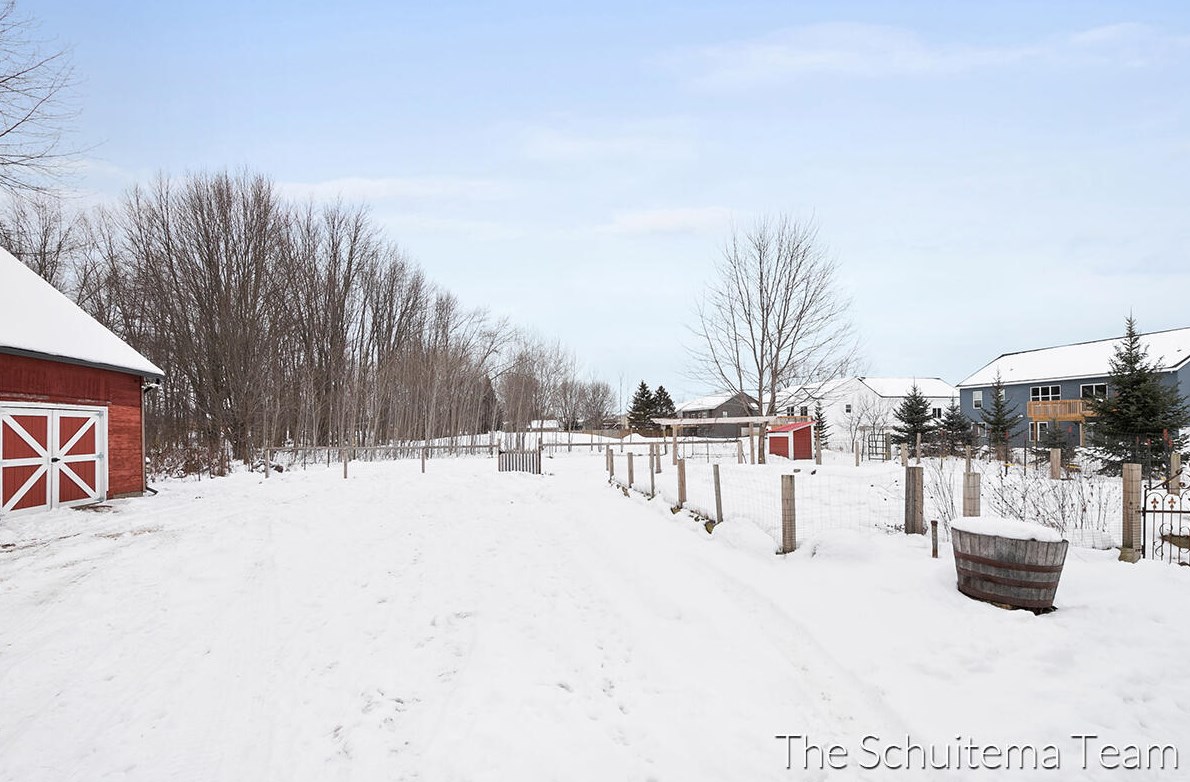 10720 56 Ave, Allendale MI 49401-8352 exterior