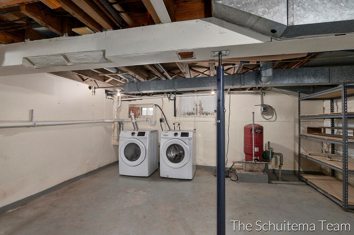 10720 56 Ave, Allendale MI 49401-8352 exterior