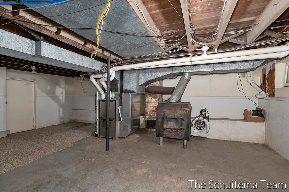 10720 56 Ave, Allendale MI 49401-8352 exterior