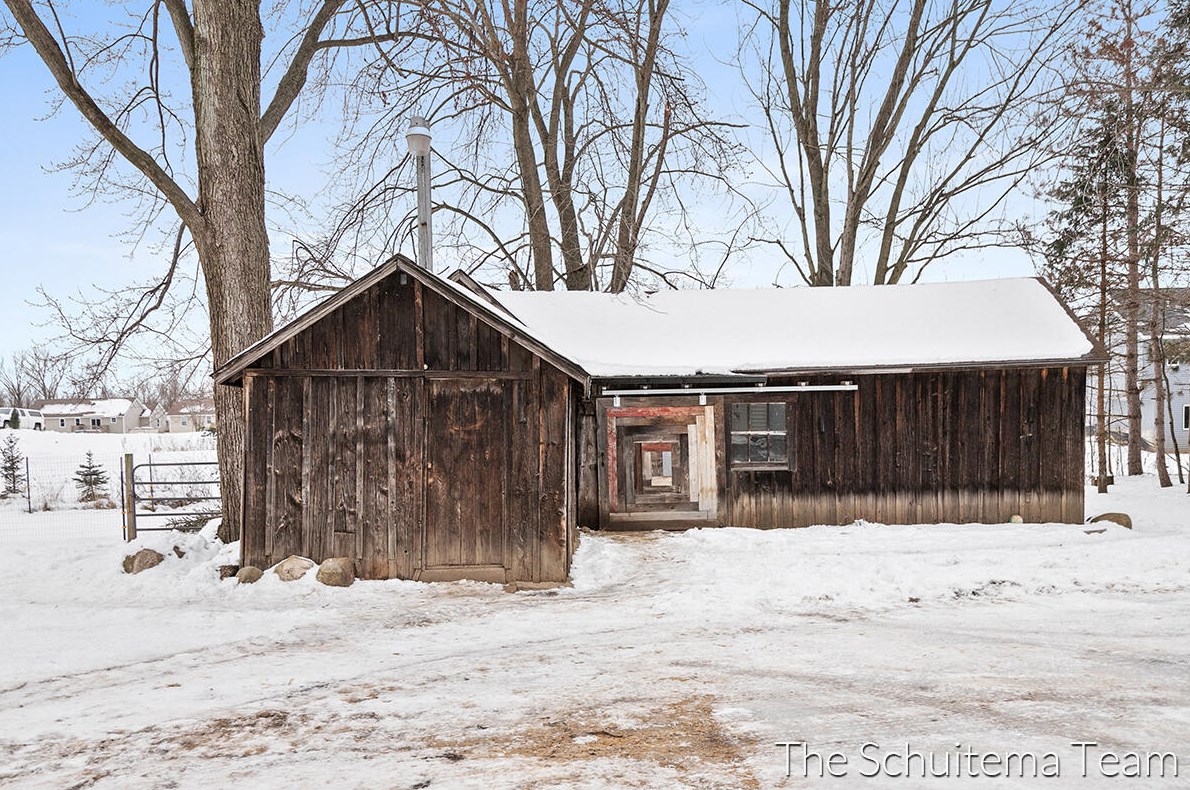 10720 56 Ave, Allendale MI 49401-8352 exterior