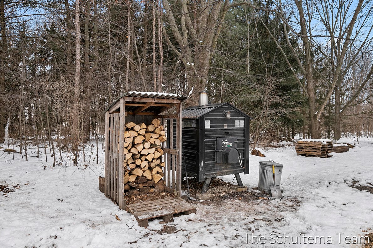 10720 56 Ave, Allendale MI 49401-8352 exterior