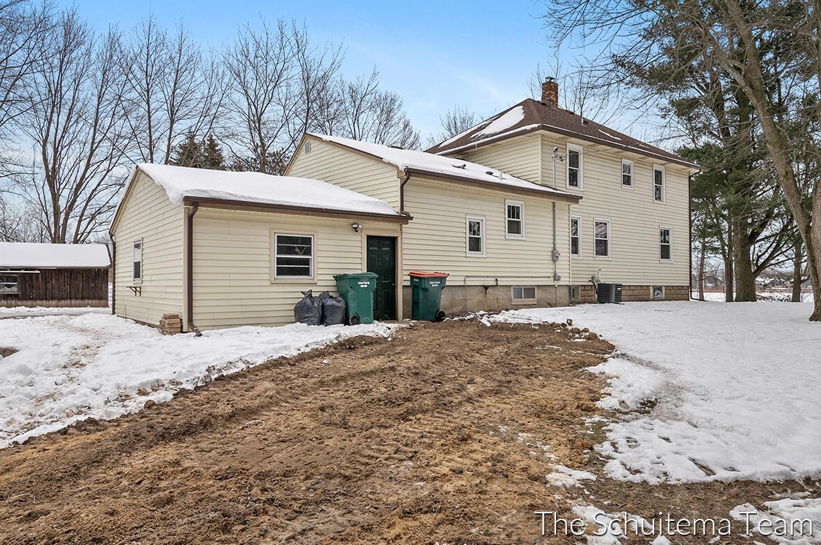 10720 56 Ave, Allendale MI 49401-8352 exterior