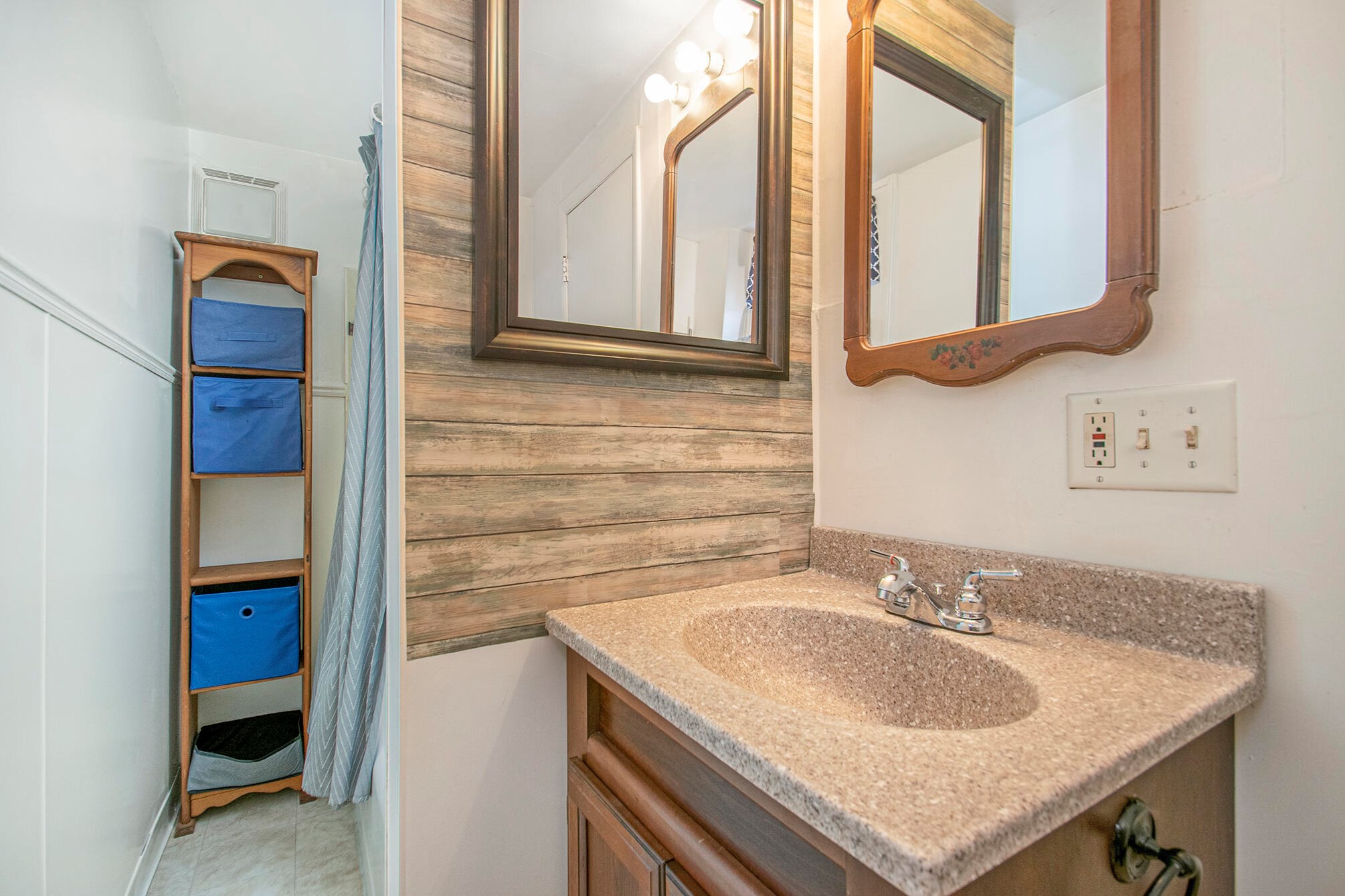 1310 Mcreynolds Ave, Grand Rapids MI 49504-3118 exterior