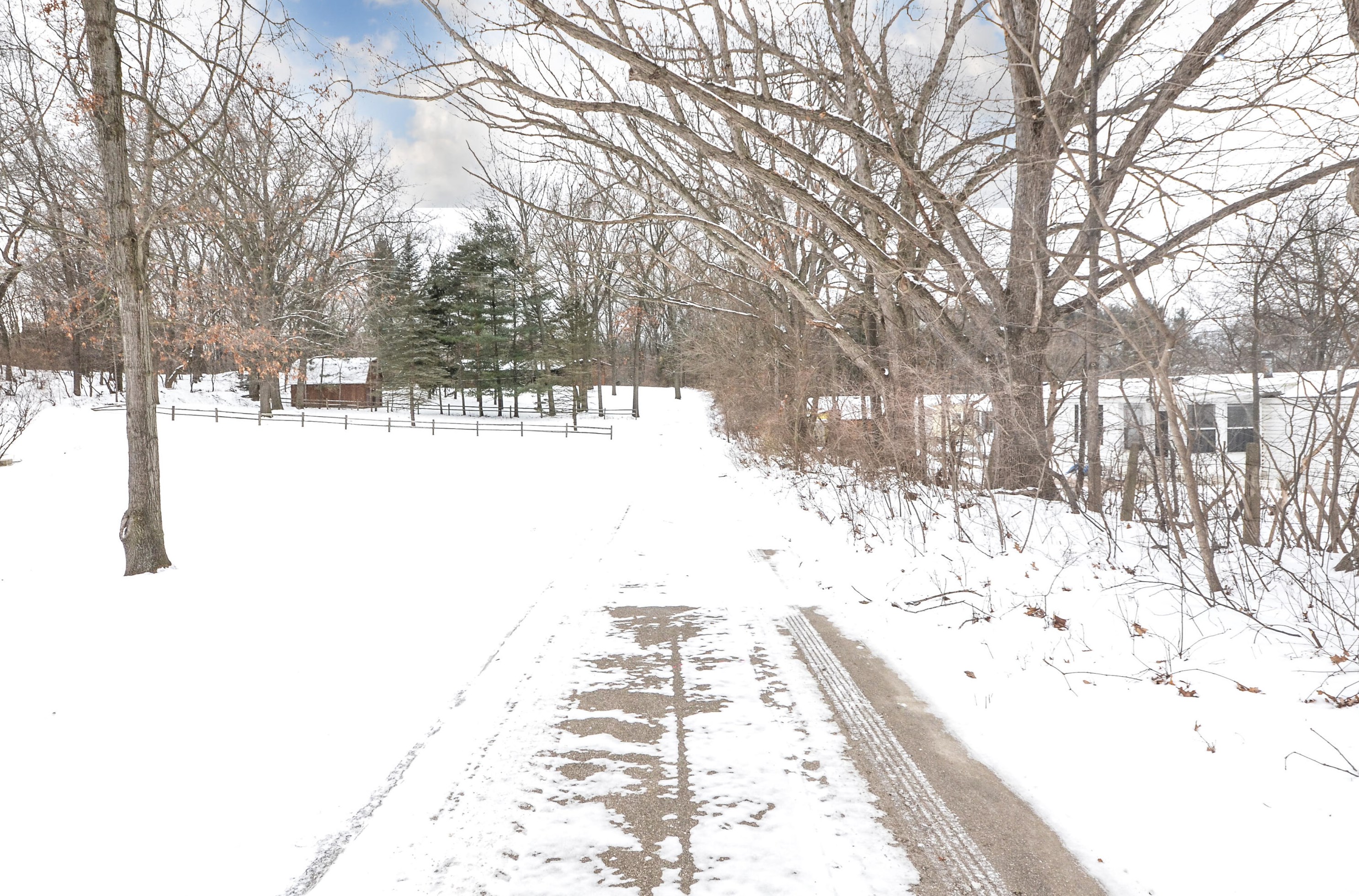 4126 Jackson Rd, Saranac MI 48881-9735 exterior