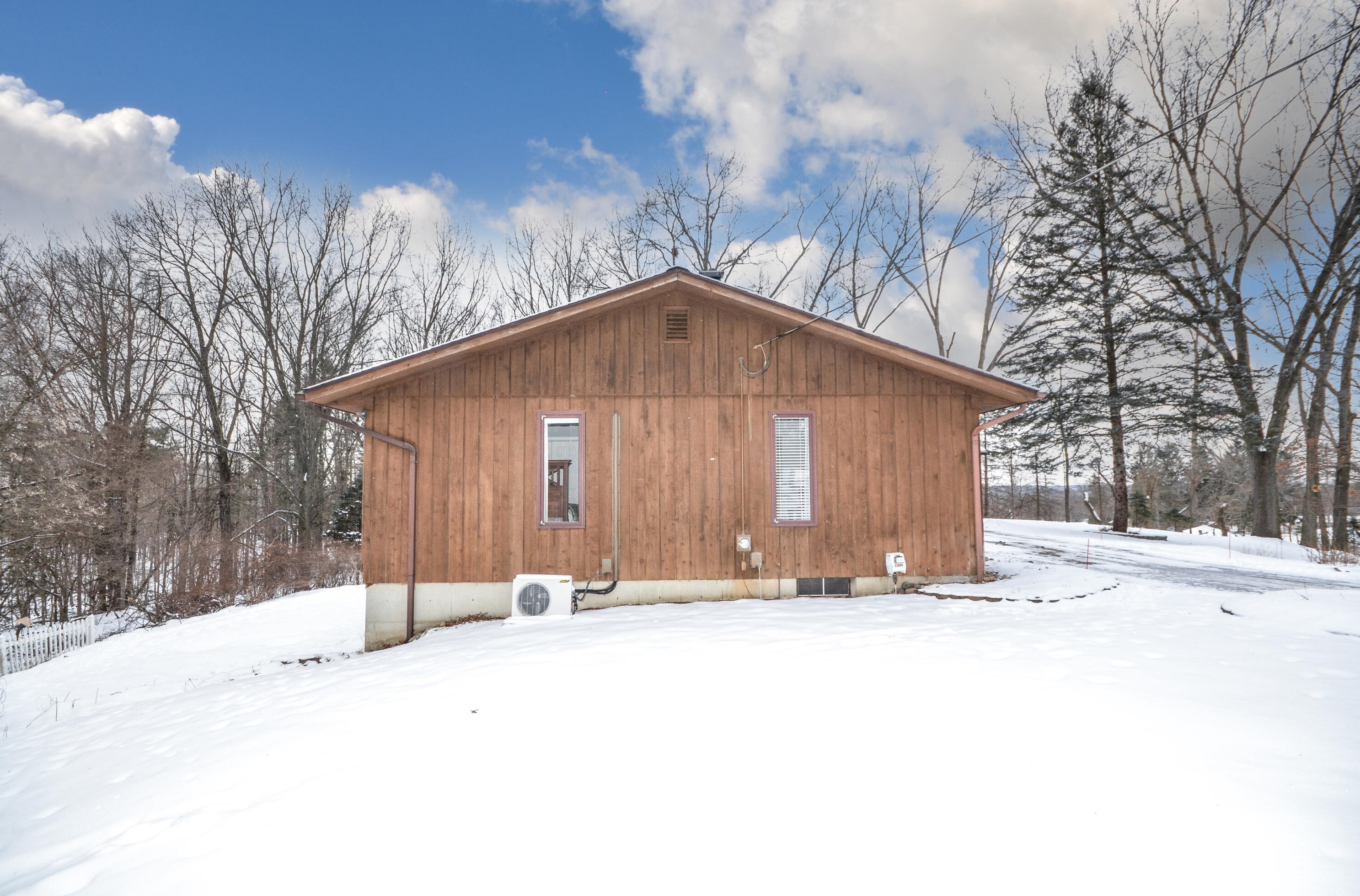4126 Jackson Rd, Saranac MI 48881-9735 exterior