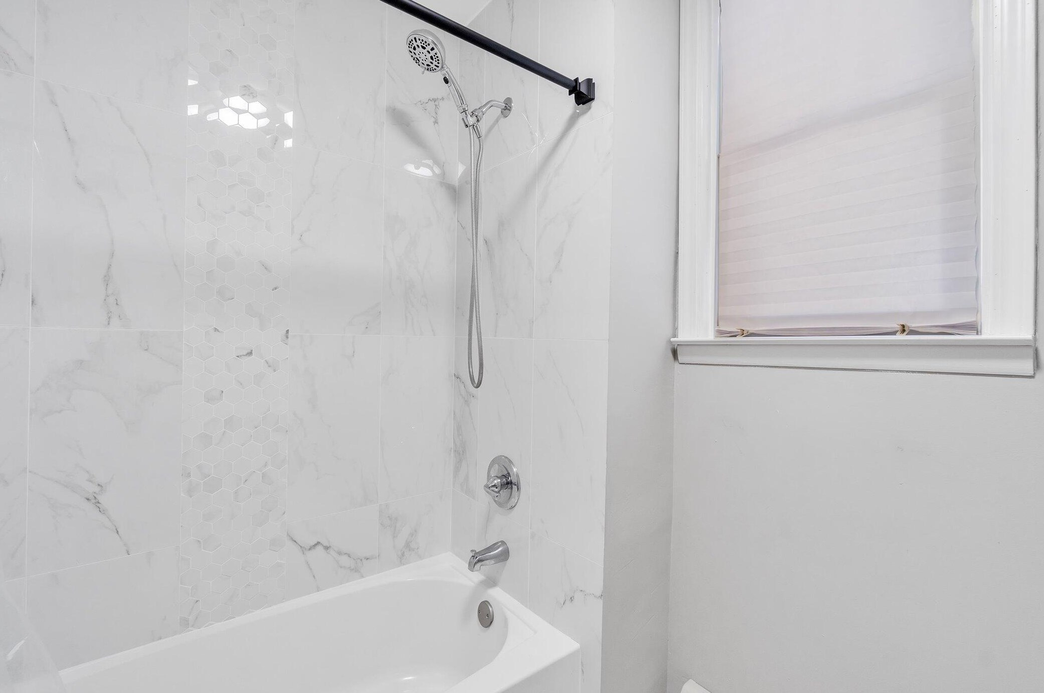 300 Douglas St, Jackson MI  49203-4128 exterior