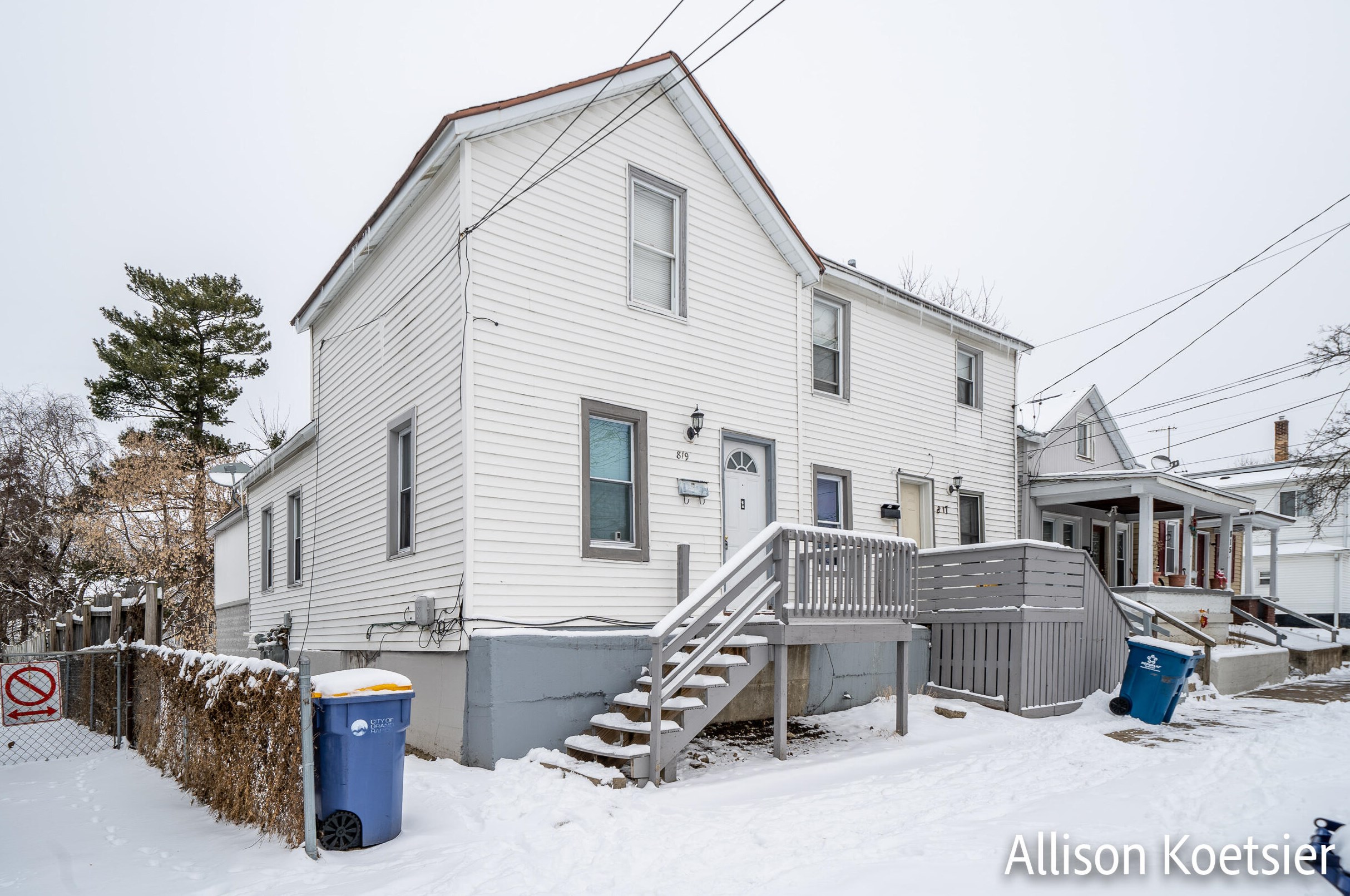 817 Veto St, Grand Rapids MI  49504-6356 exterior