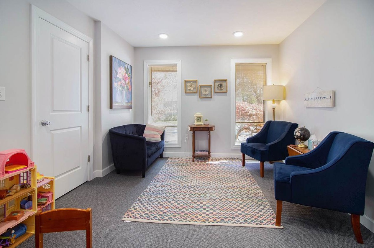 2652 Spring Arbor Rd, Jackson MI  49203-3891 exterior