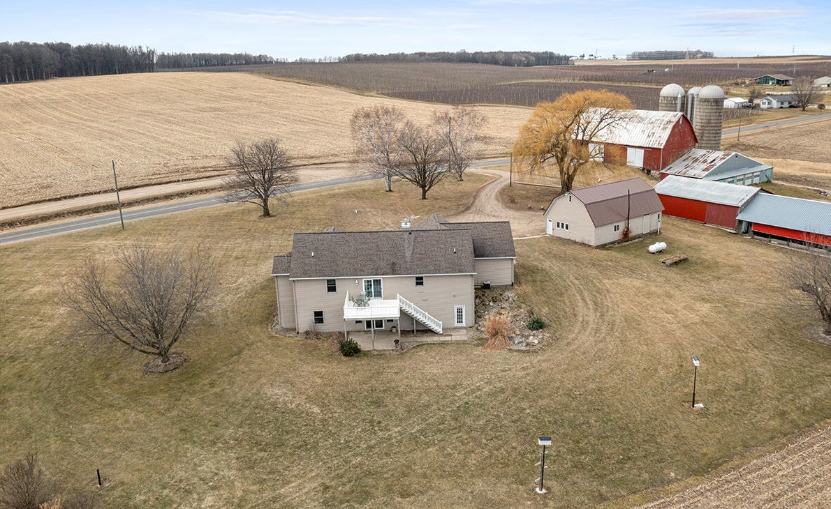 265 Harding St, Conklin MI  49403-8718 exterior