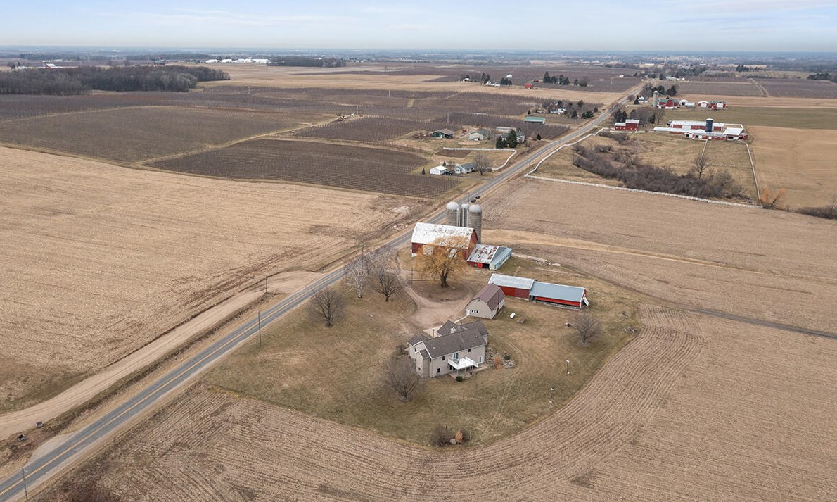 265 Harding St, Conklin MI  49403-8718 exterior