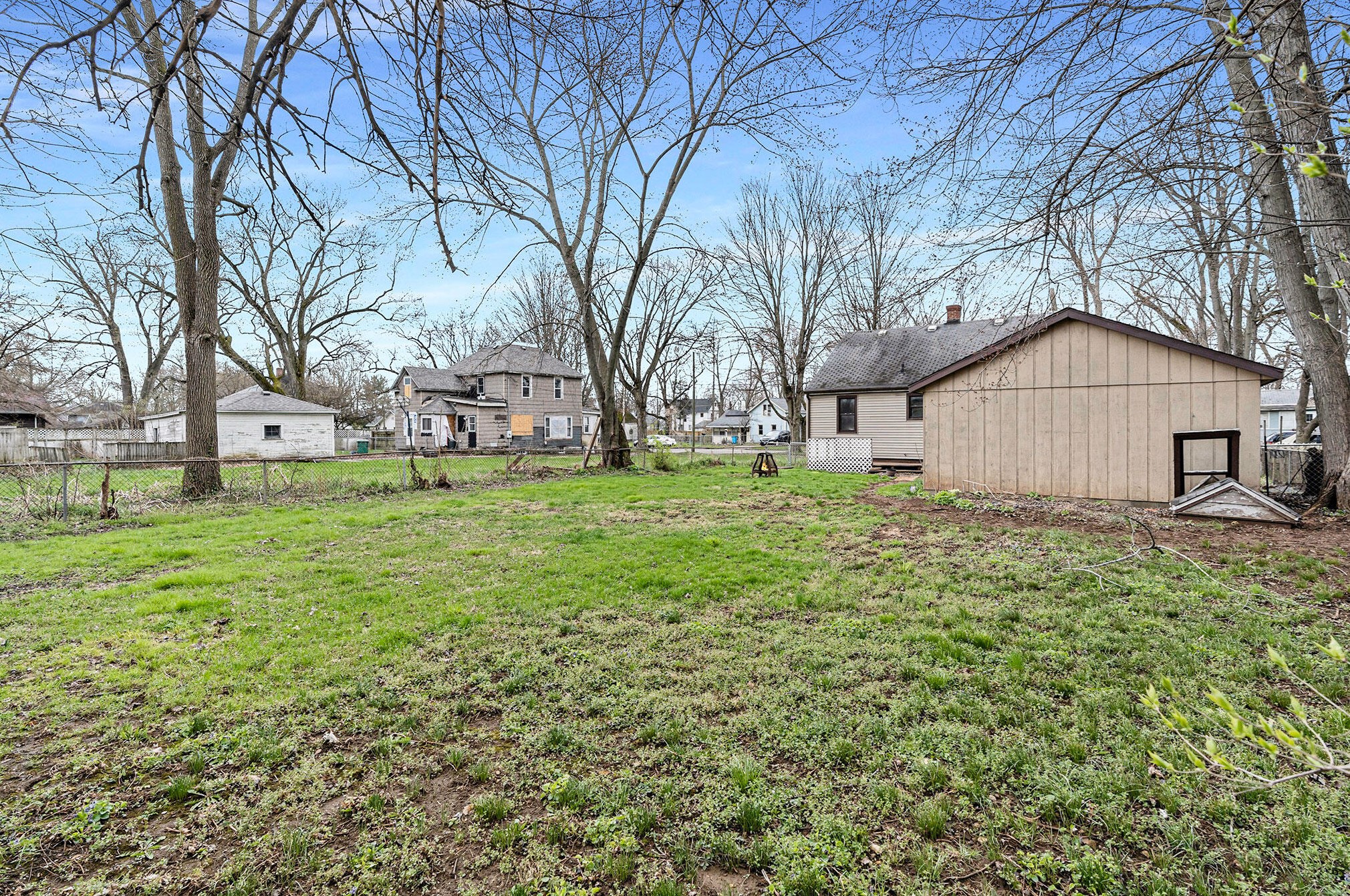 627 6th St, Niles MI  49120-2417 exterior