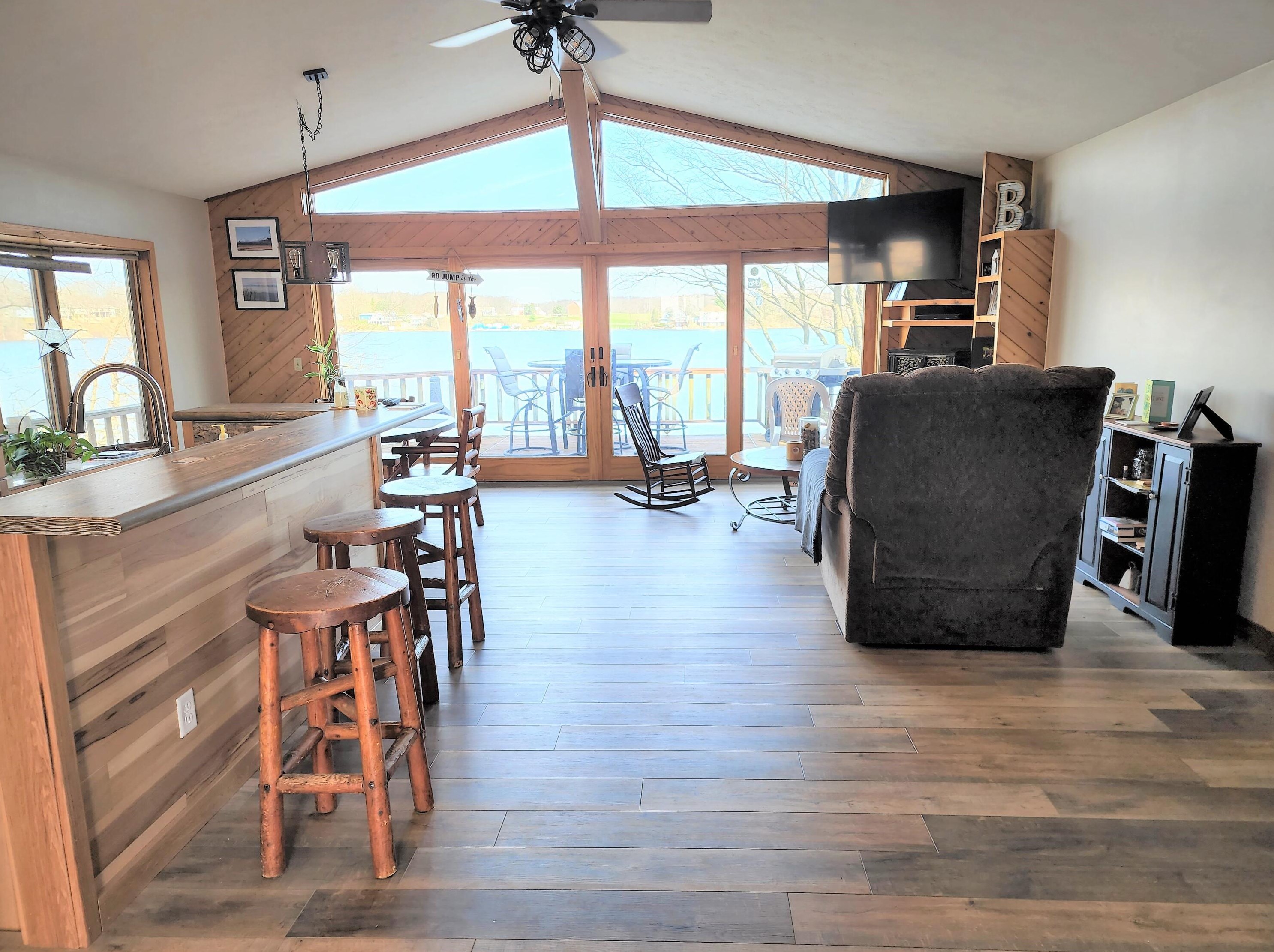 10700 Stoney Pt Dr, Delton MI 49046-9703 exterior