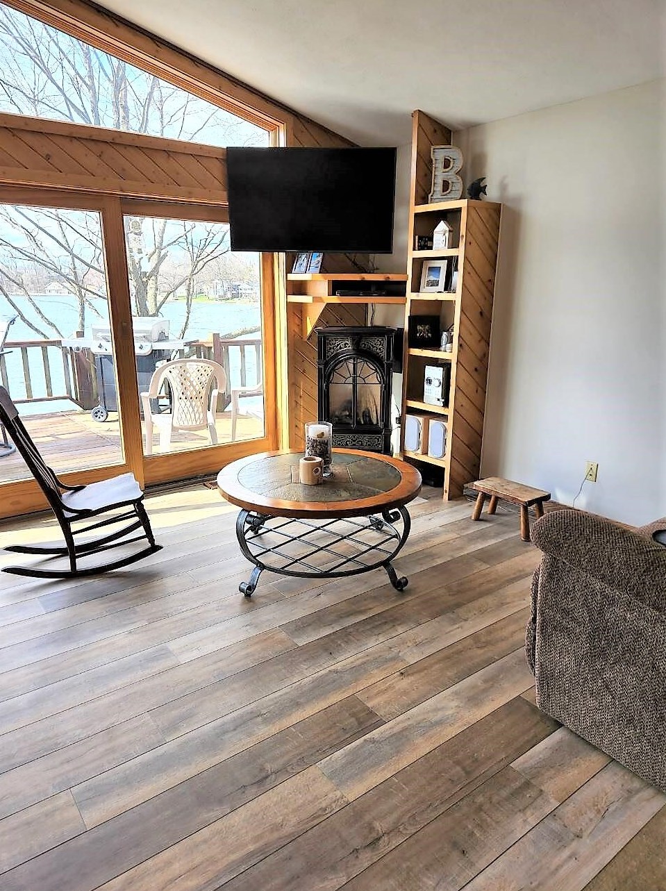 10700 Stoney Pt Dr, Delton MI 49046-9703 exterior