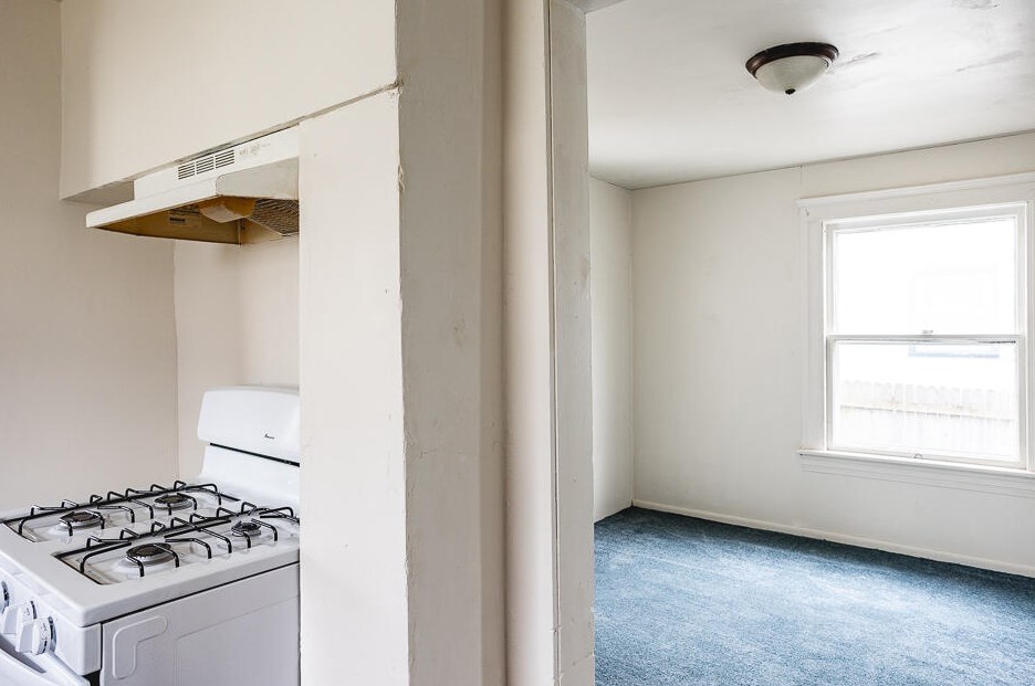 329 Forbes St, Jackson MI 49202-3712 exterior