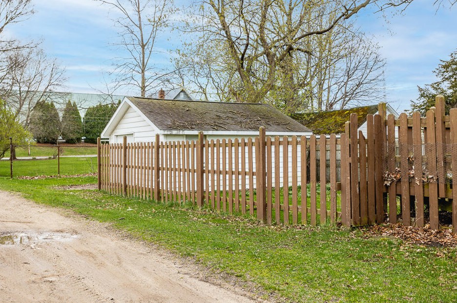 329 Forbes St, Jackson MI 49202-3712 exterior