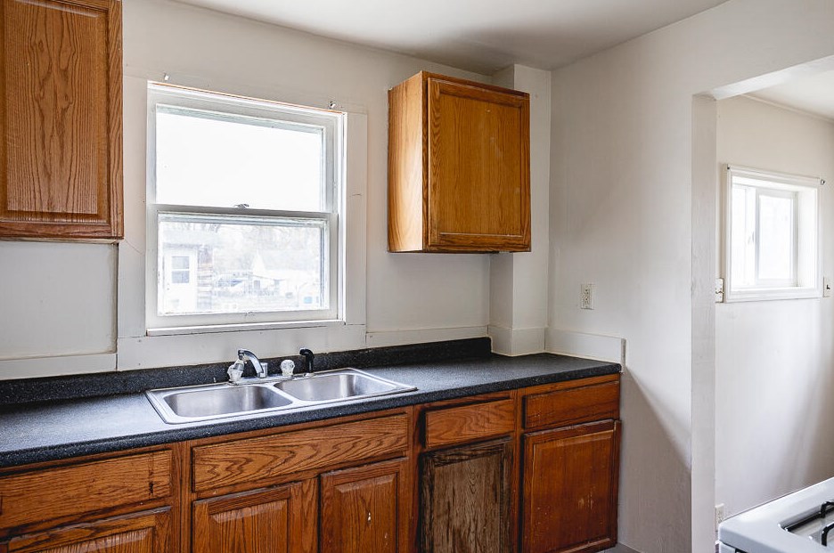 329 Forbes St, Jackson MI 49202-3712 exterior