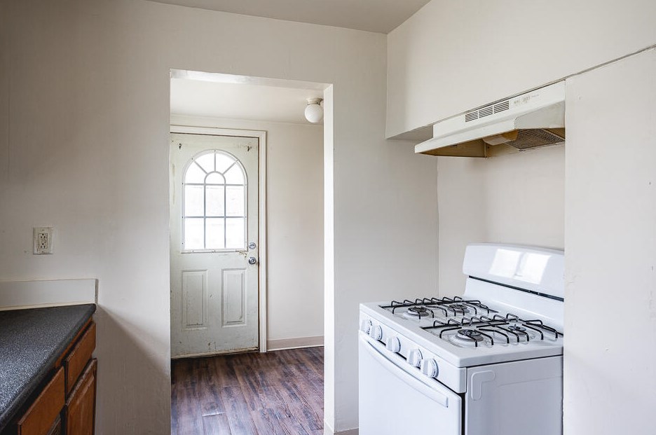 329 Forbes St, Jackson MI 49202-3712 exterior