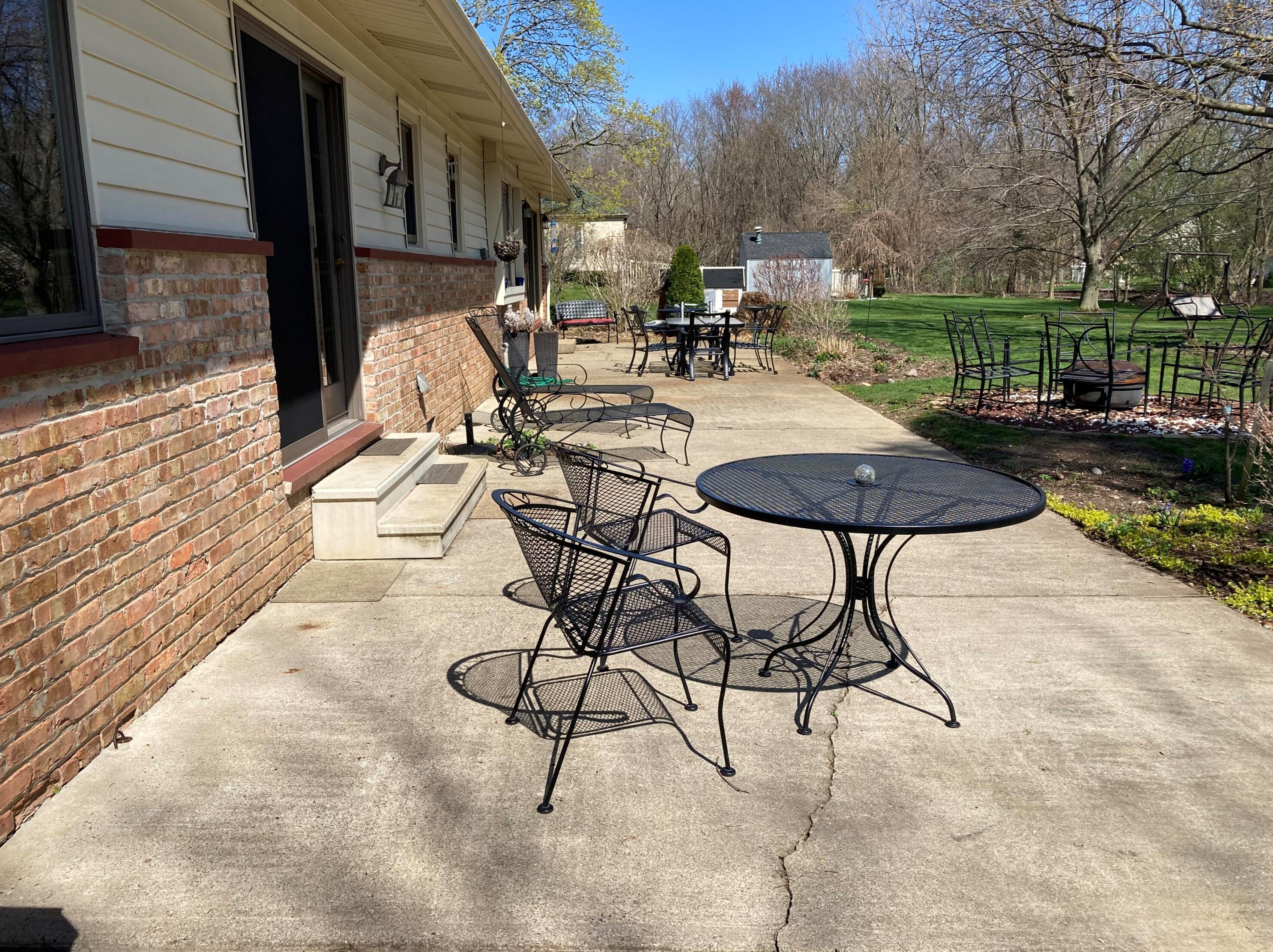 627 Fall River Dr, Coldwater MI 49036-9170 exterior