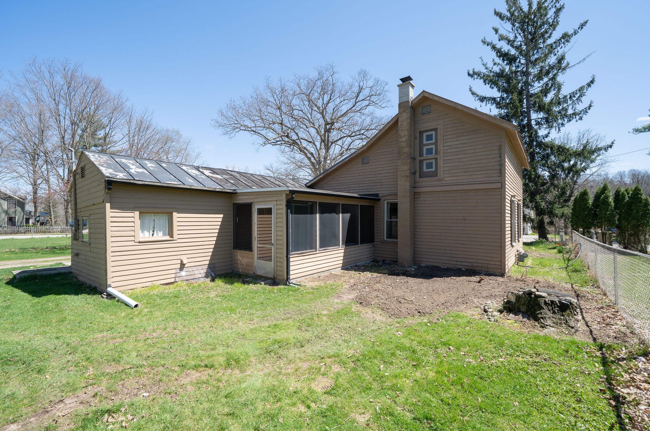 2795 Thornapple River Dr, Grand Rapids MI 49546-6844 exterior