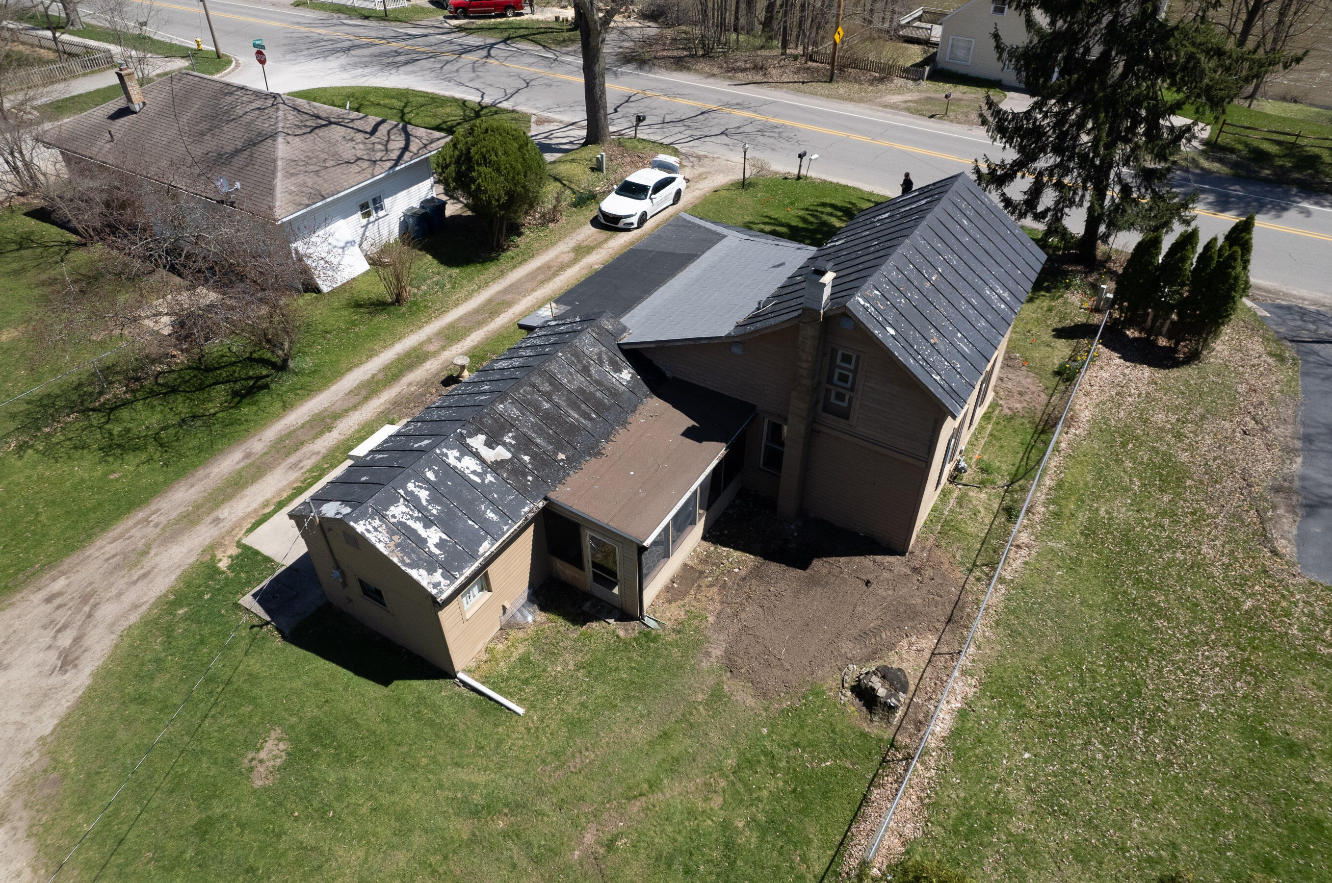 2795 Thornapple River Dr, Grand Rapids MI 49546-6844 exterior