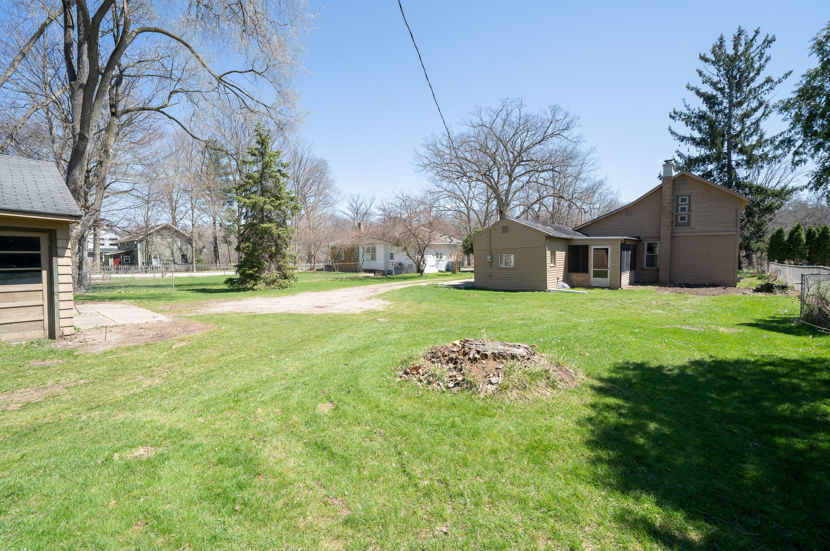 2795 Thornapple River Dr, Grand Rapids MI 49546-6844 exterior