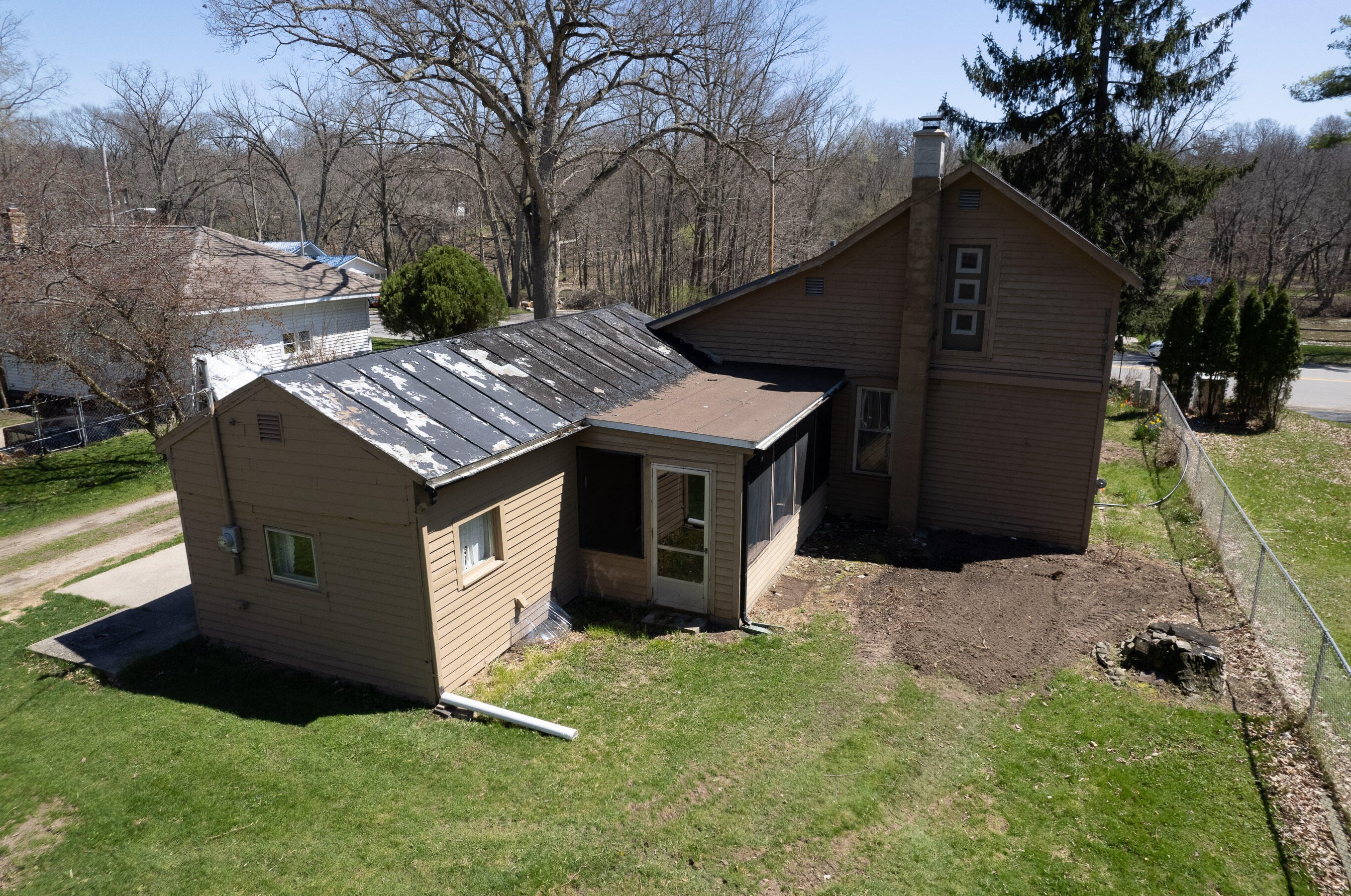 2795 Thornapple River Dr, Grand Rapids MI 49546-6844 exterior