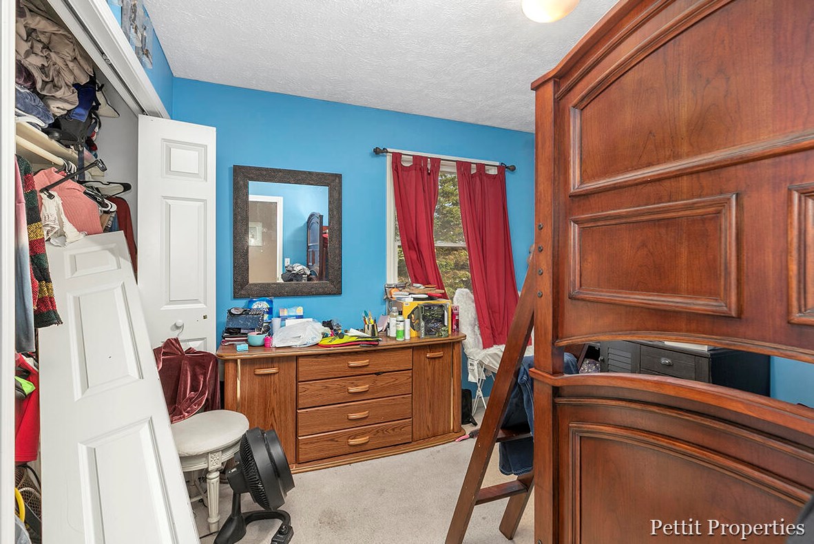 5186 Ada Dr, Ada MI 49301-7547 exterior