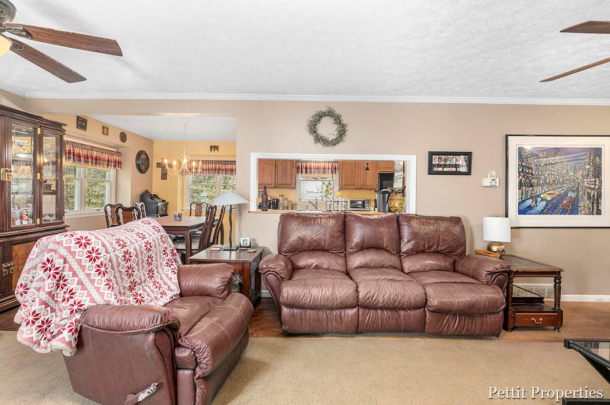 5186 Ada Dr, Ada MI 49301-7547 exterior