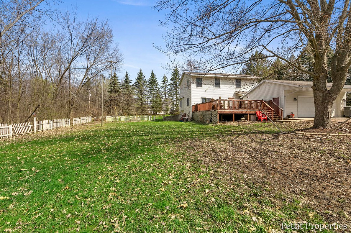 5186 Ada Dr, Ada MI 49301-7547 exterior