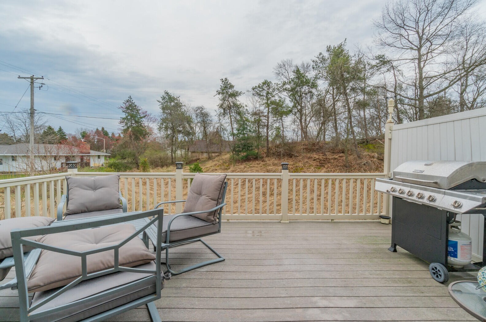 18126 Swiss Dr, Spring Lake MI 49456-9139 exterior