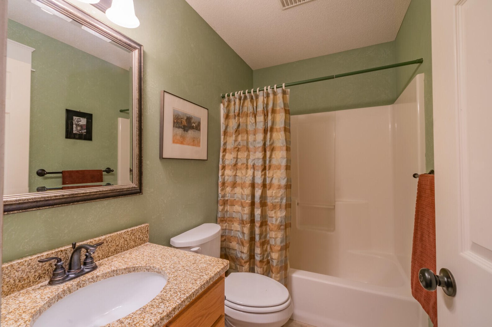 18126 Swiss Dr, Spring Lake MI 49456-9139 exterior