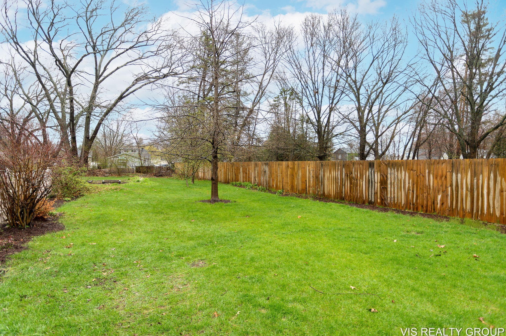 519 Riv St, Spring Lake MI 49456-2053 exterior