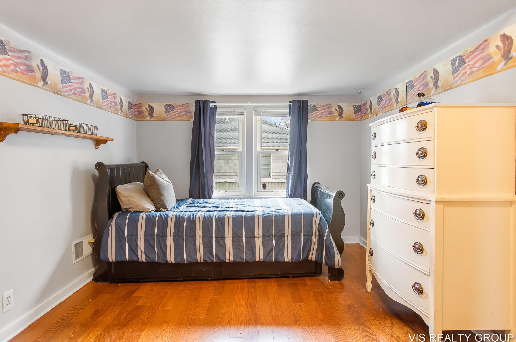 519 Riv St, Spring Lake MI 49456-2053 exterior