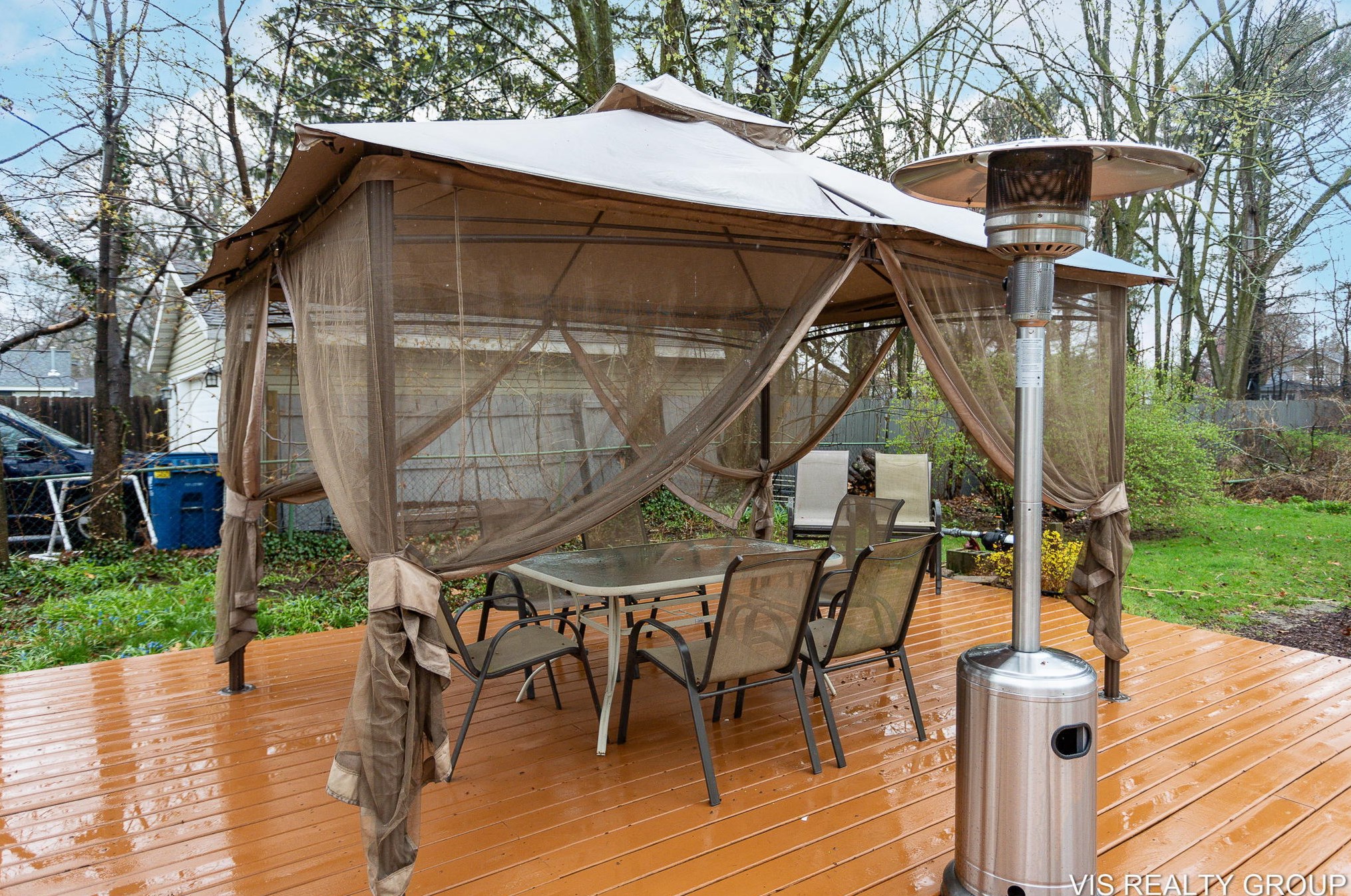 519 Riv St, Spring Lake MI 49456-2053 exterior