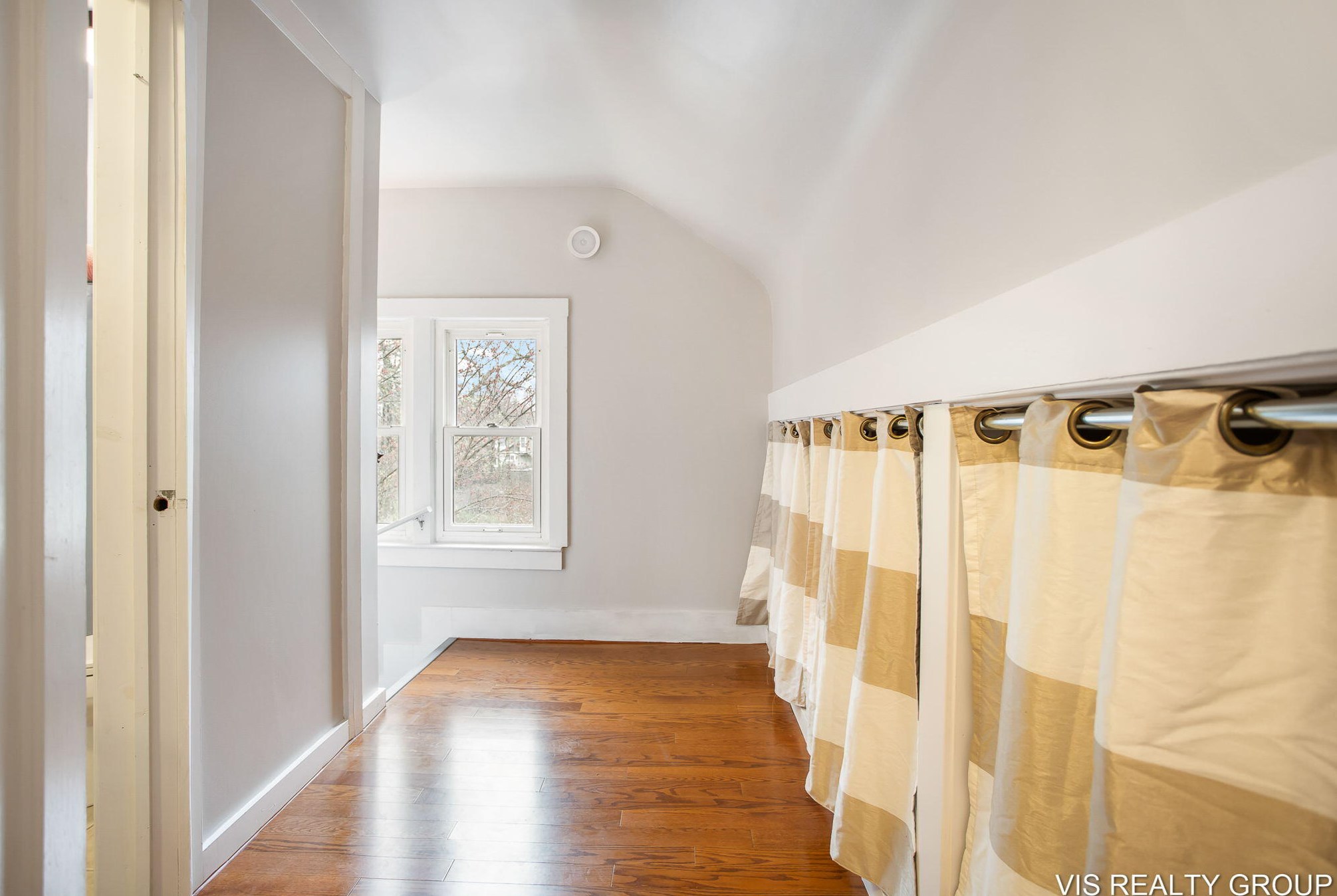 519 Riv St, Spring Lake MI 49456-2053 exterior