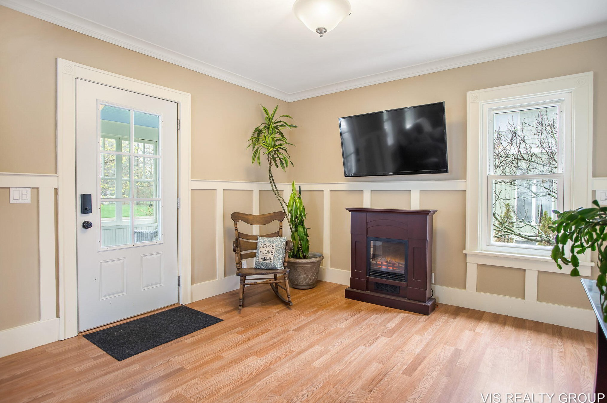 519 Riv St, Spring Lake MI 49456-2053 exterior