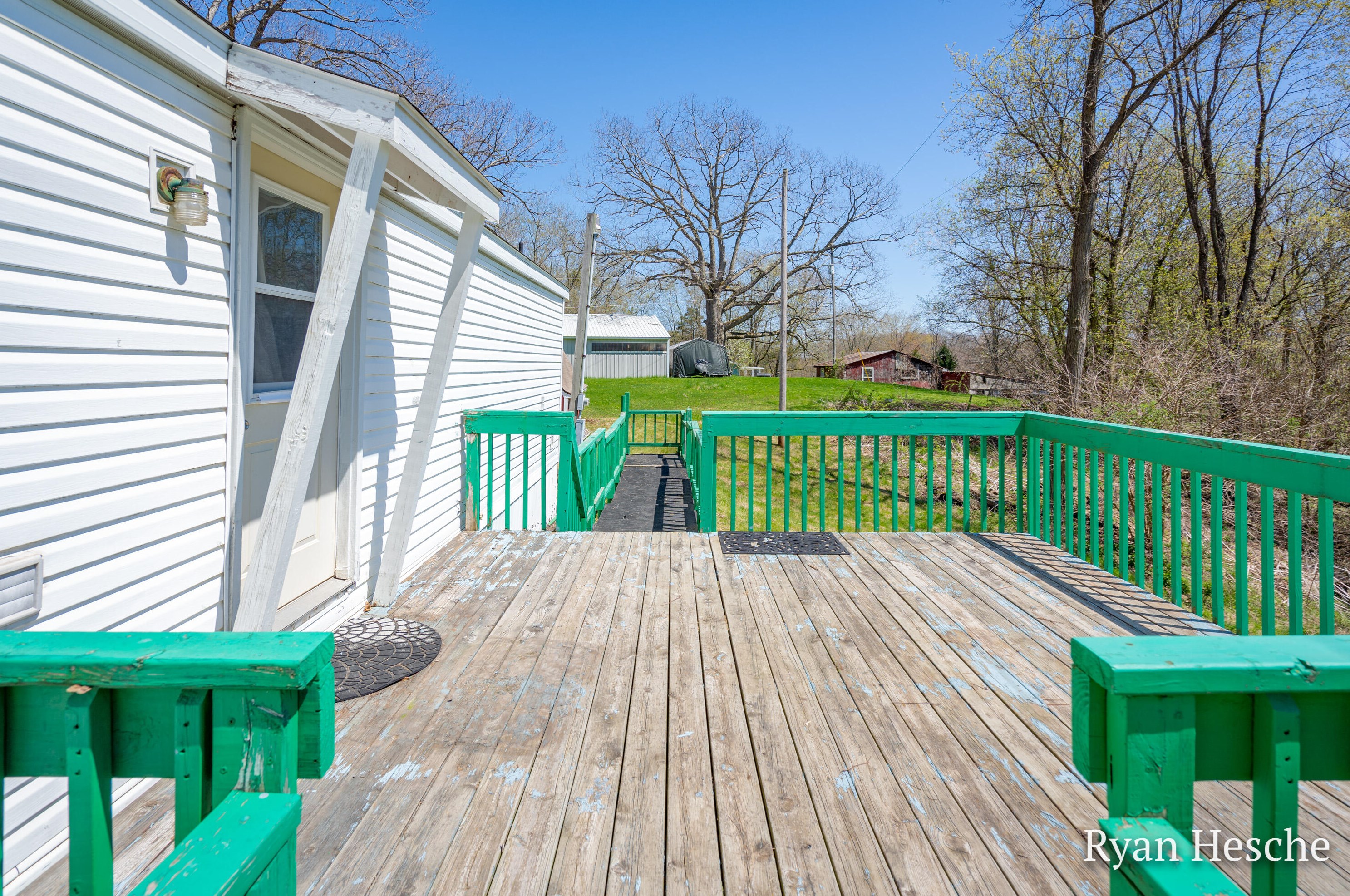 7963 Peck Lake Rd, Saranac MI 48881-8633 exterior