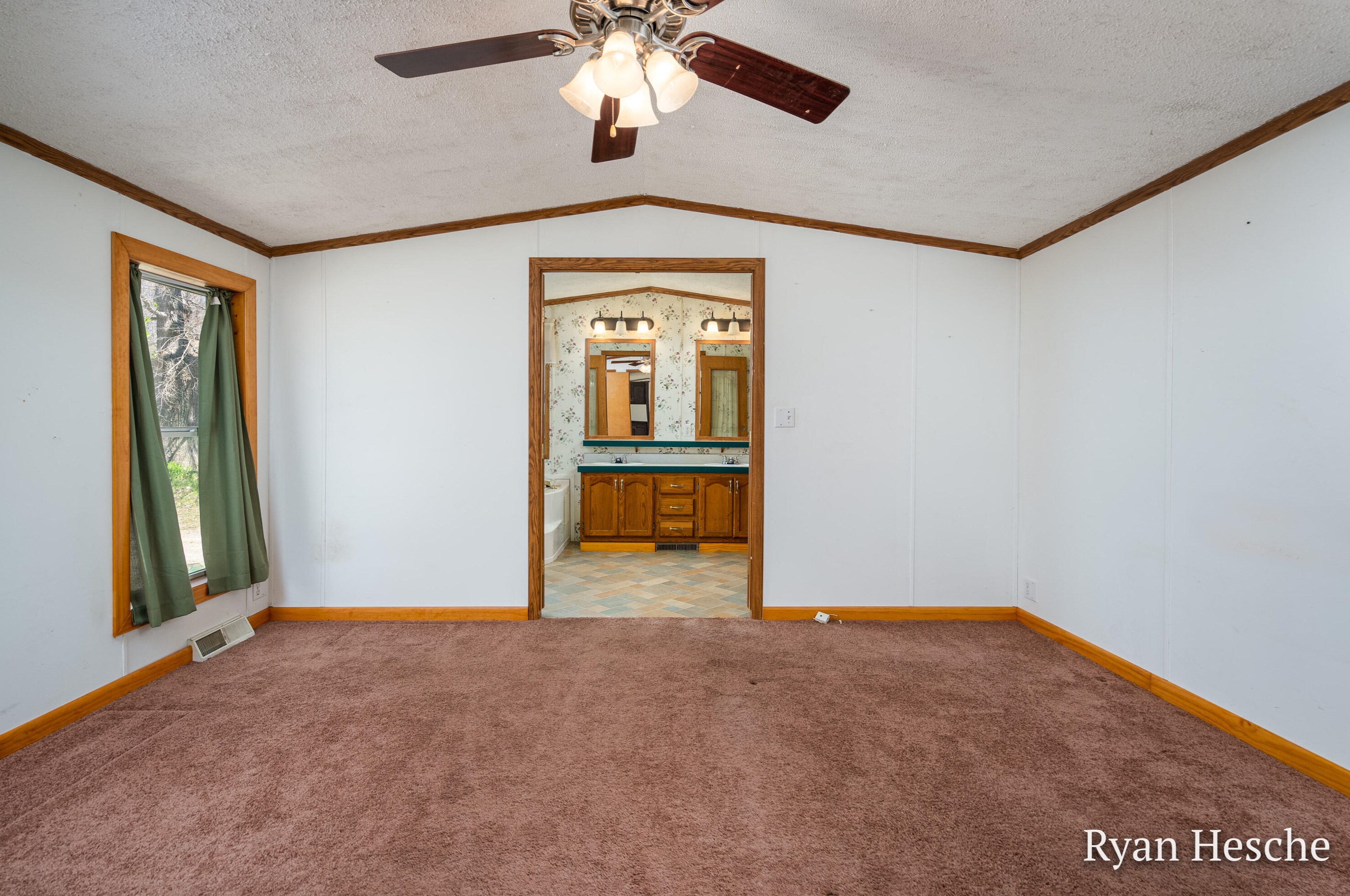 7963 Peck Lake Rd, Saranac MI 48881-8633 exterior