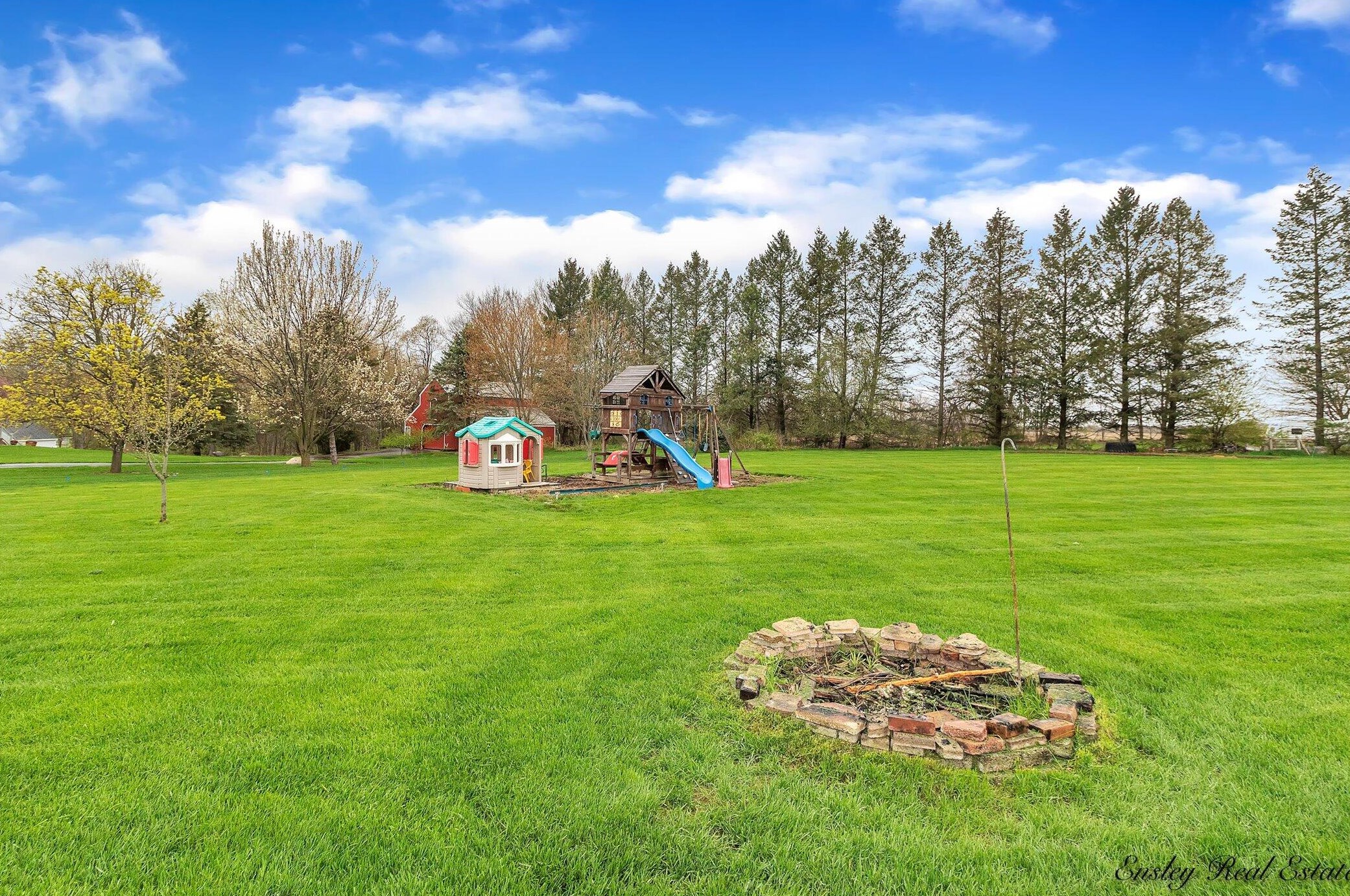 8899 Kraft Ave, Caledonia MI 49316-7682 exterior