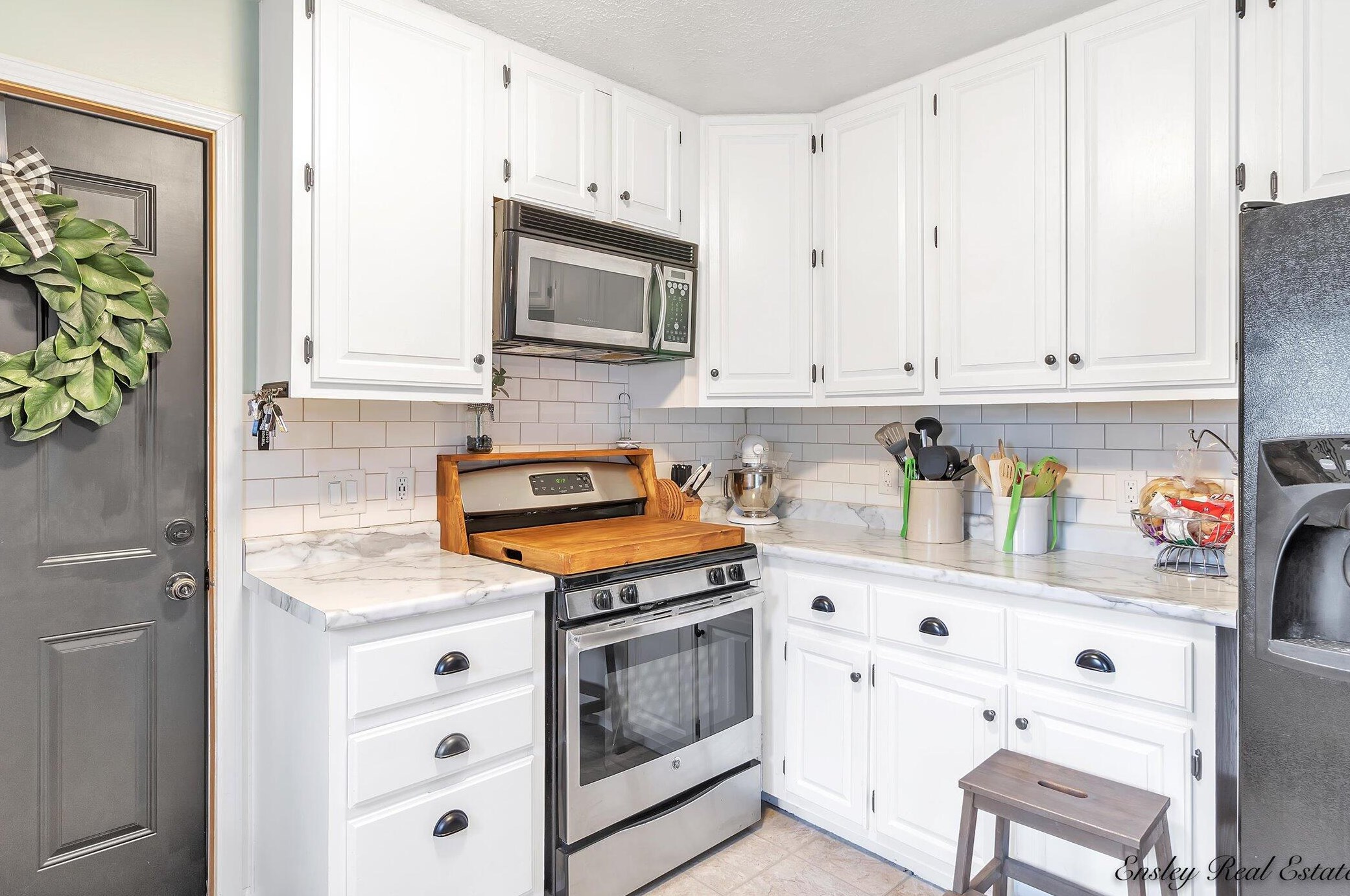 8899 Kraft Ave, Caledonia MI 49316-7682 exterior