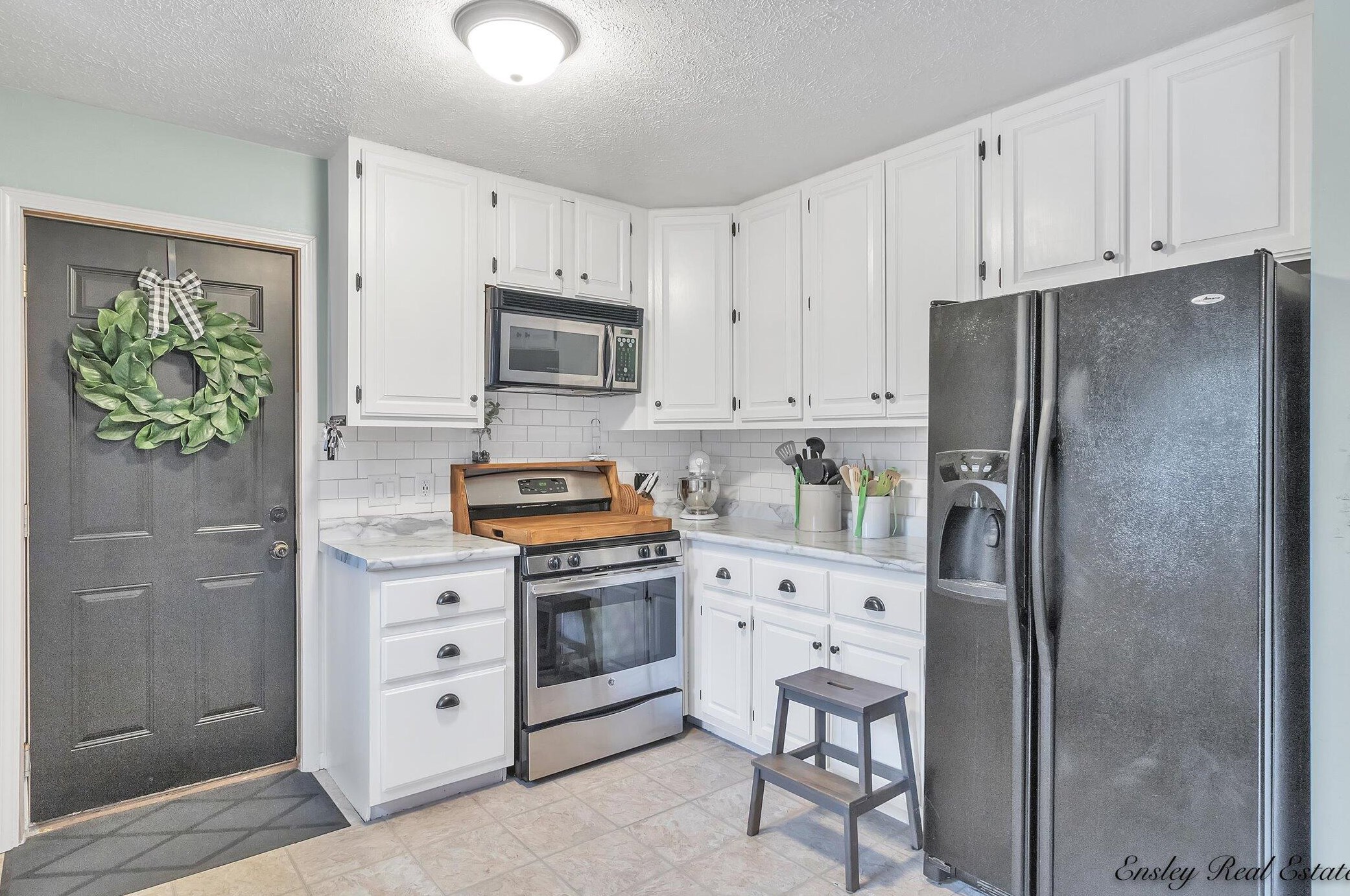 8899 Kraft Ave, Caledonia MI 49316-7682 exterior