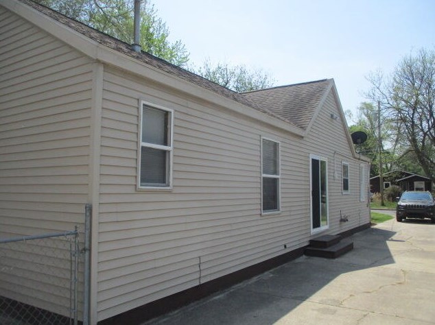 311 Walter St, Grand Rapids MI 49548-3243 exterior