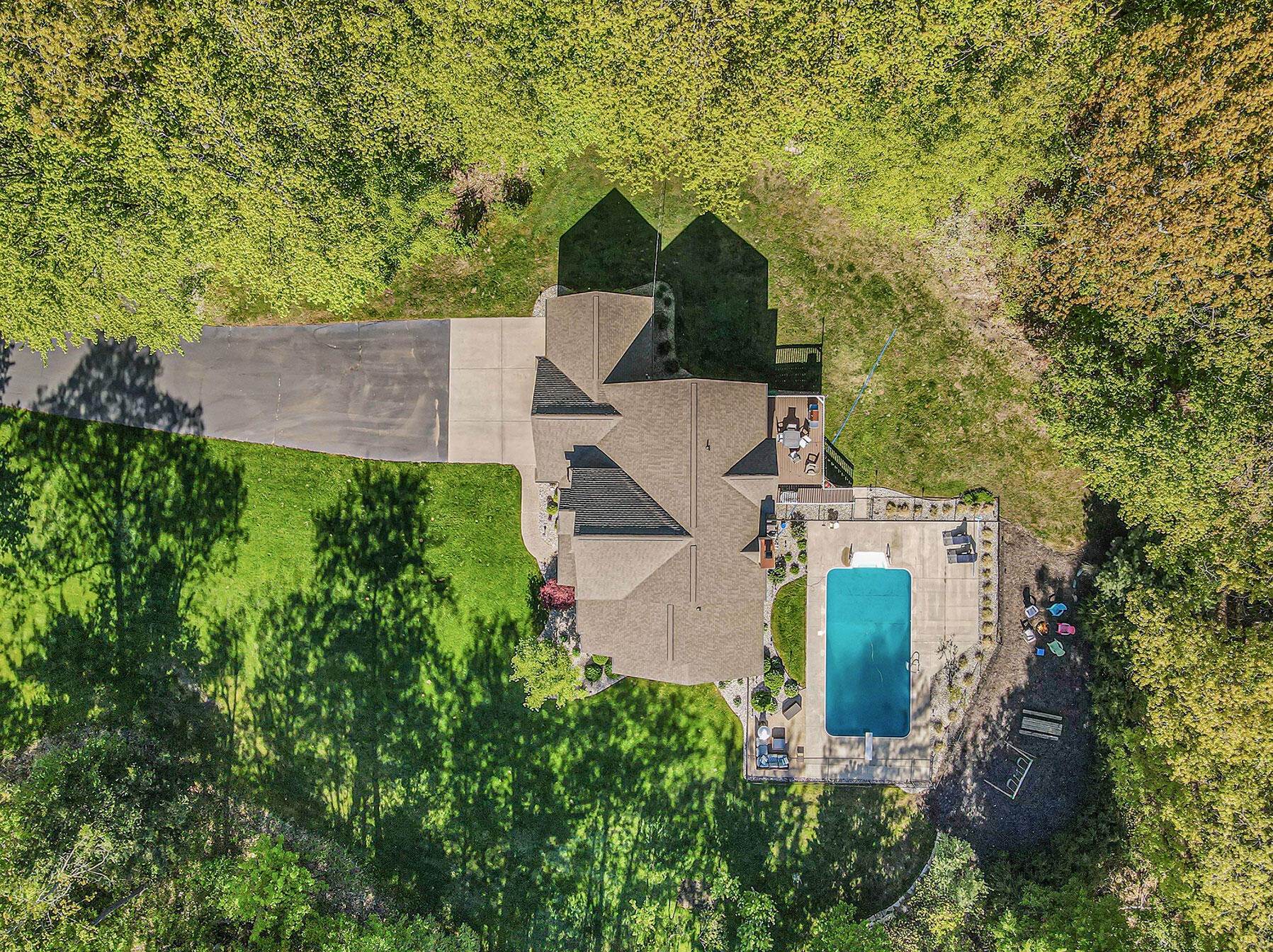 15229 Kelly St, Spring Lake MI 49456-1539 exterior