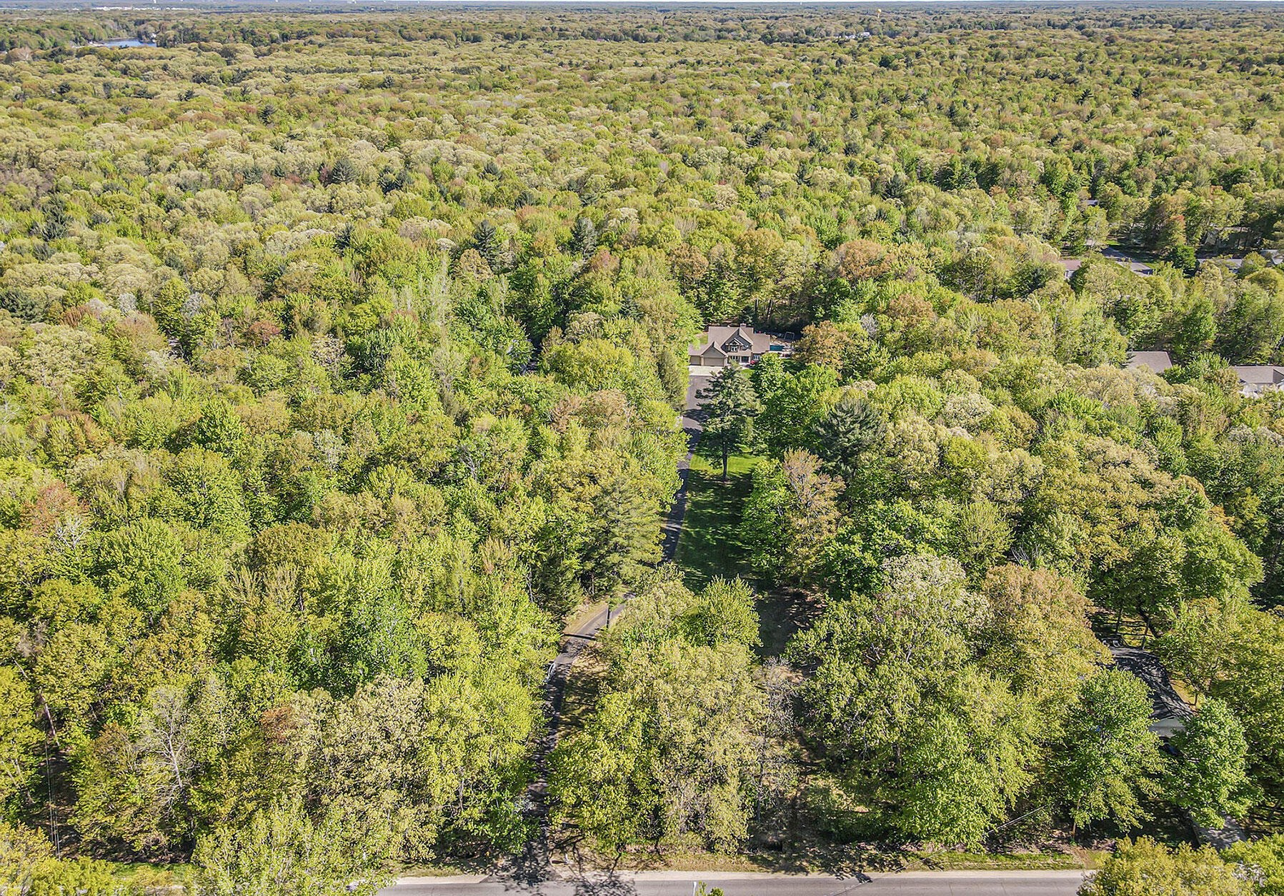 15229 Kelly St, Spring Lake MI 49456-1539 exterior