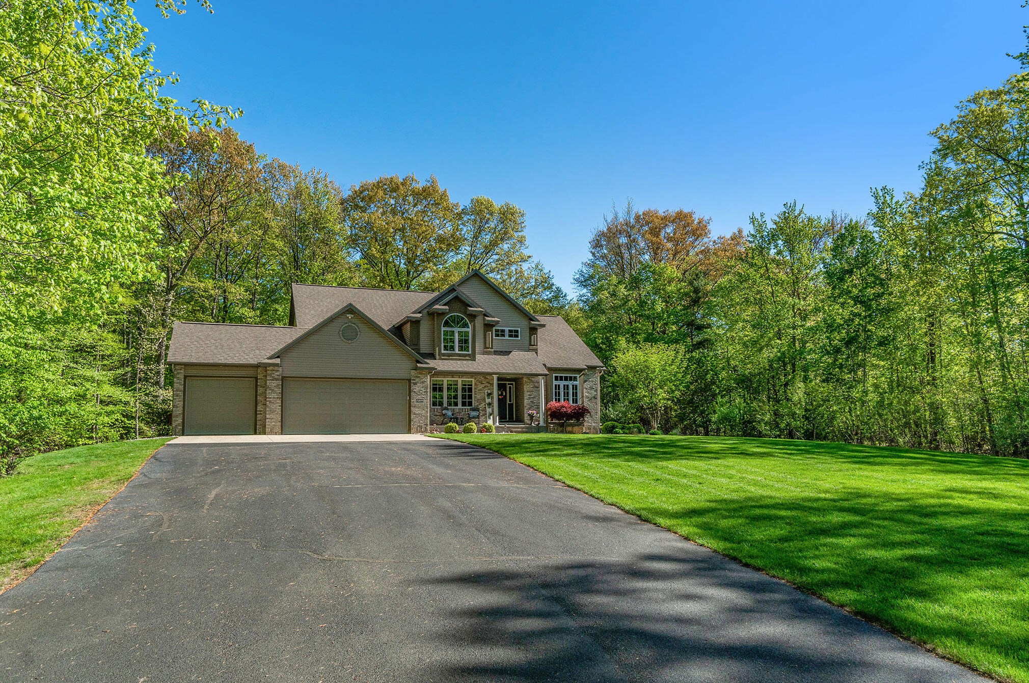 15229 Kelly St, Spring Lake MI 49456-1539 exterior