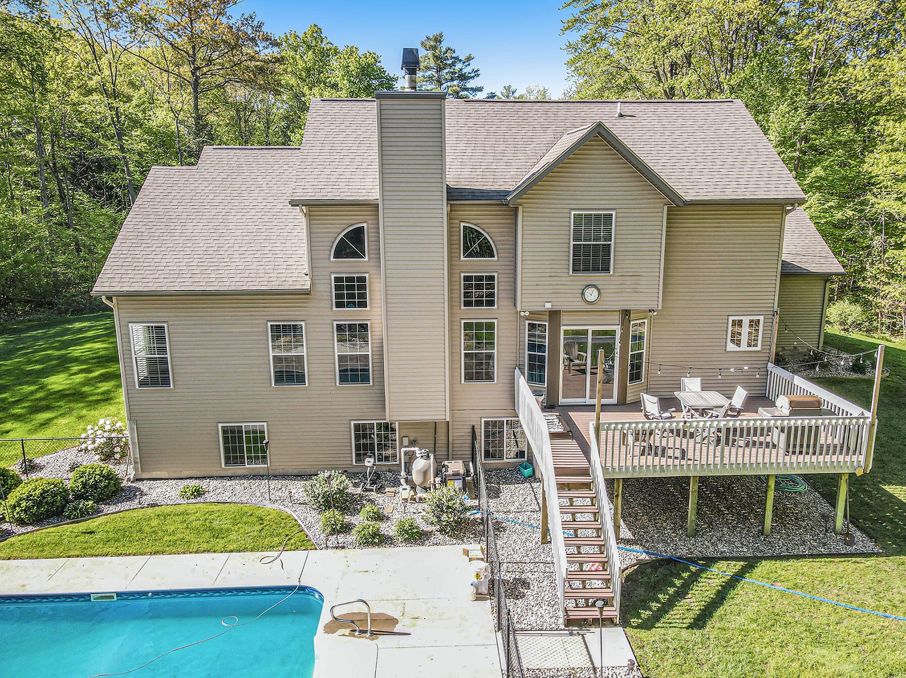 15229 Kelly St, Spring Lake MI 49456-1539 exterior