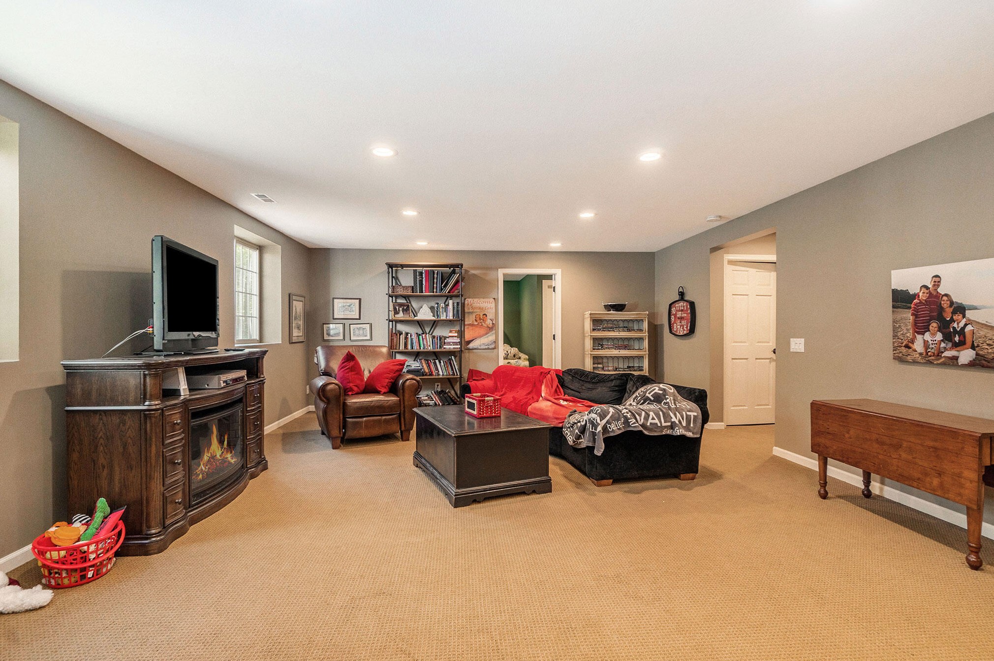 15229 Kelly St, Spring Lake MI 49456-1539 exterior